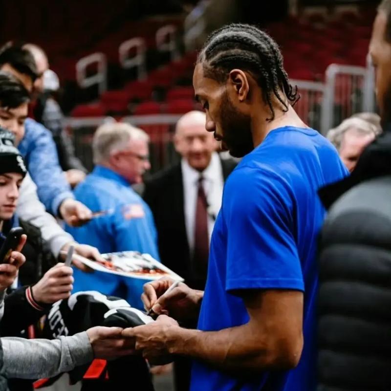 布伦森成本赛季首位单场砍40分+5助攻并且0失误的球员（布伦森创本赛季先例：单场40分、5助攻且零失误）