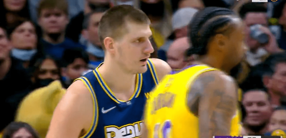 篮球火箭球员连续三场命中关键投篮（火箭球员三场连中关键投篮）