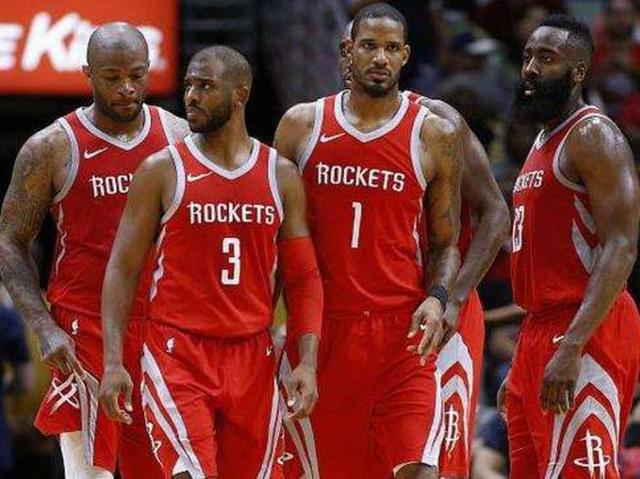 热刺连胜势头迅猛（热刺豪取连胜，气势如虹）