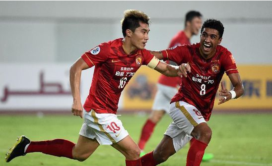 与4结缘，多特5轮欧冠联赛有4轮打入4球，剩下1轮被曼城进4球（多特欧冠5轮皆与数字4相连：4场各进4球，另1场被曼城灌4球）