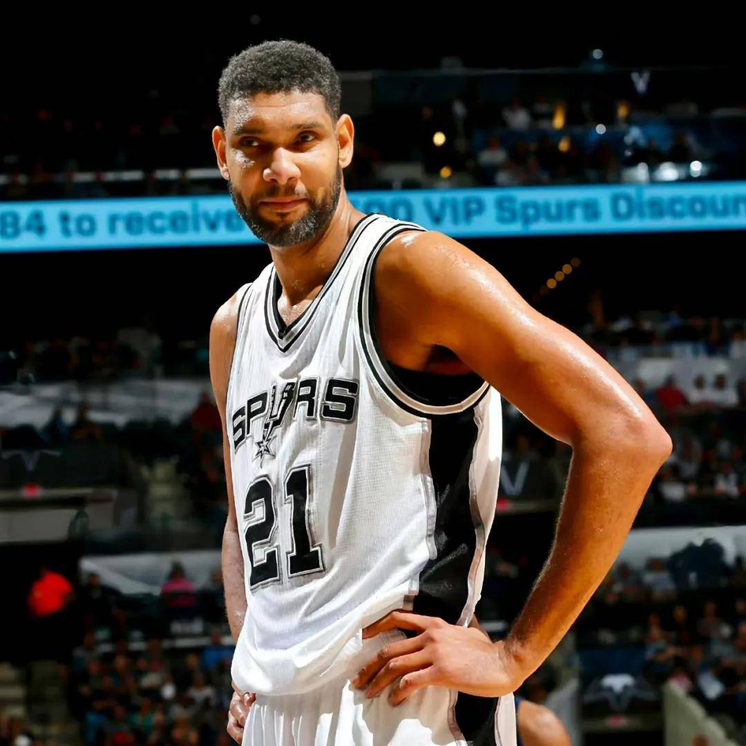 官方：26岁的前比利时国脚、国米旧将范赫斯登退役（官宣：26岁比利时前国脚、国米旧将范赫斯登正式退役）