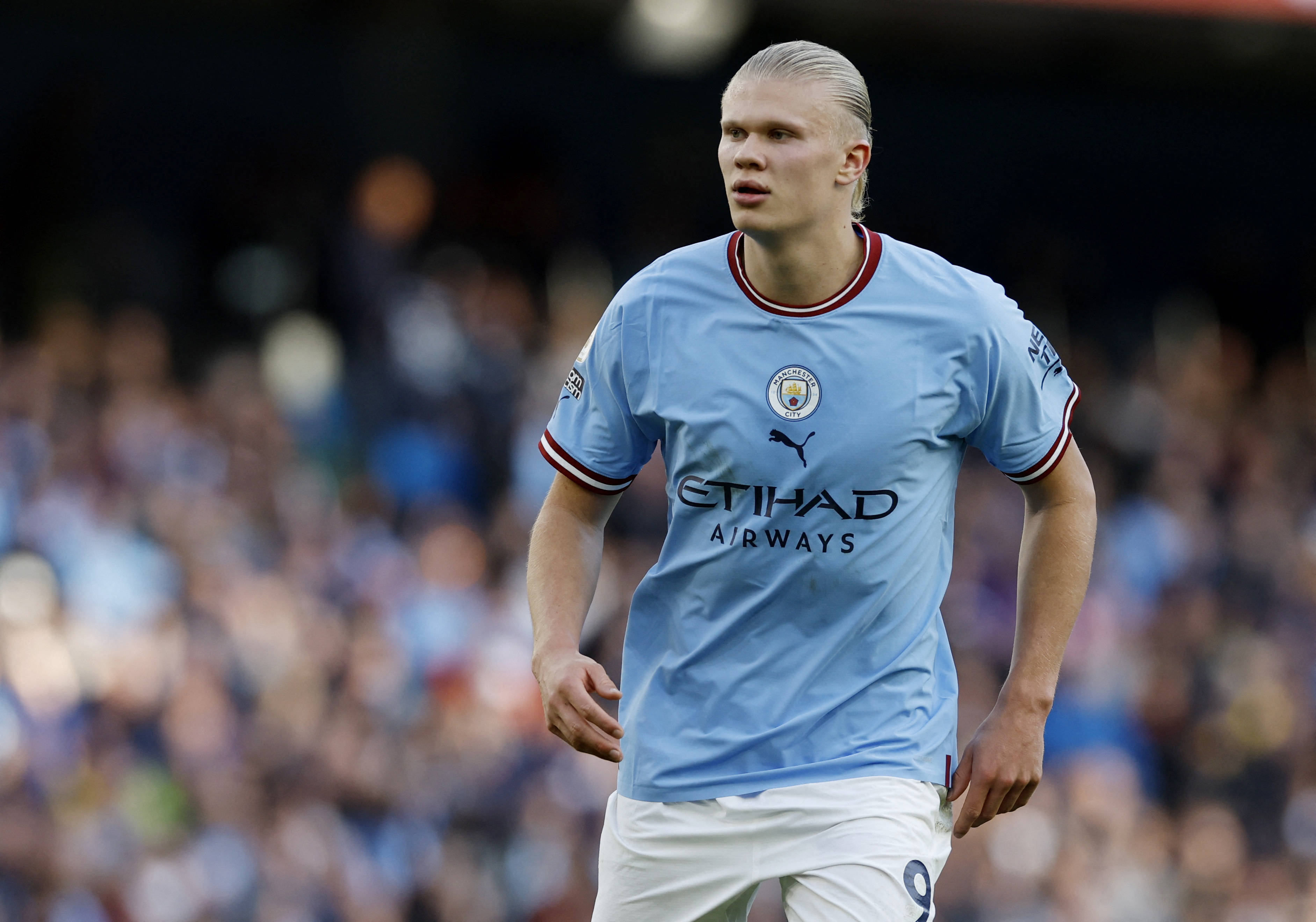 青训球员获得首发机会，表现不俗（青训小将首发登场，发挥亮眼）