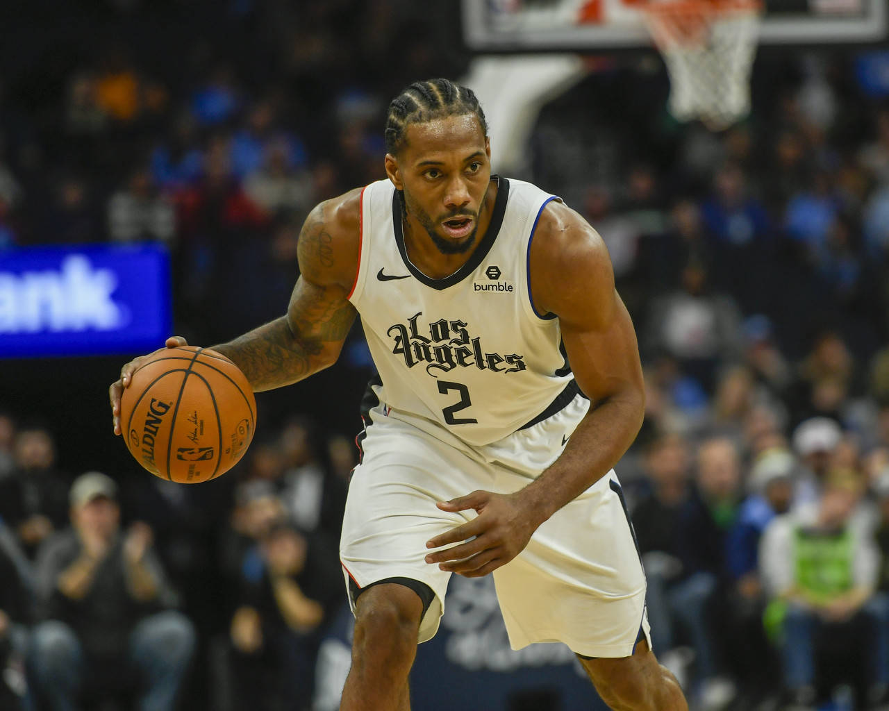 船记：哈登小卡祖巴茨同场赢8 分 但只要一人下场局面便急转直下（船记：哈登、小卡、祖巴茨同场净胜8分，一人下场局势骤变）